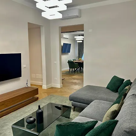 Attico Di Lusso Elegante E Moderno